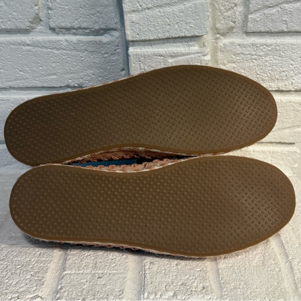 NWOT TOMS Alpargata Plus - Picture 9 of 9
